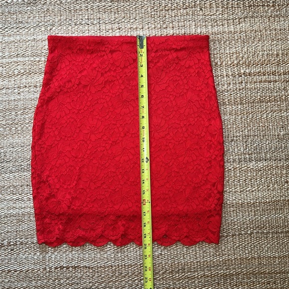 NWT Express Stretch Red Lace Skirt Mini Size Medium - Picture 7 of 9